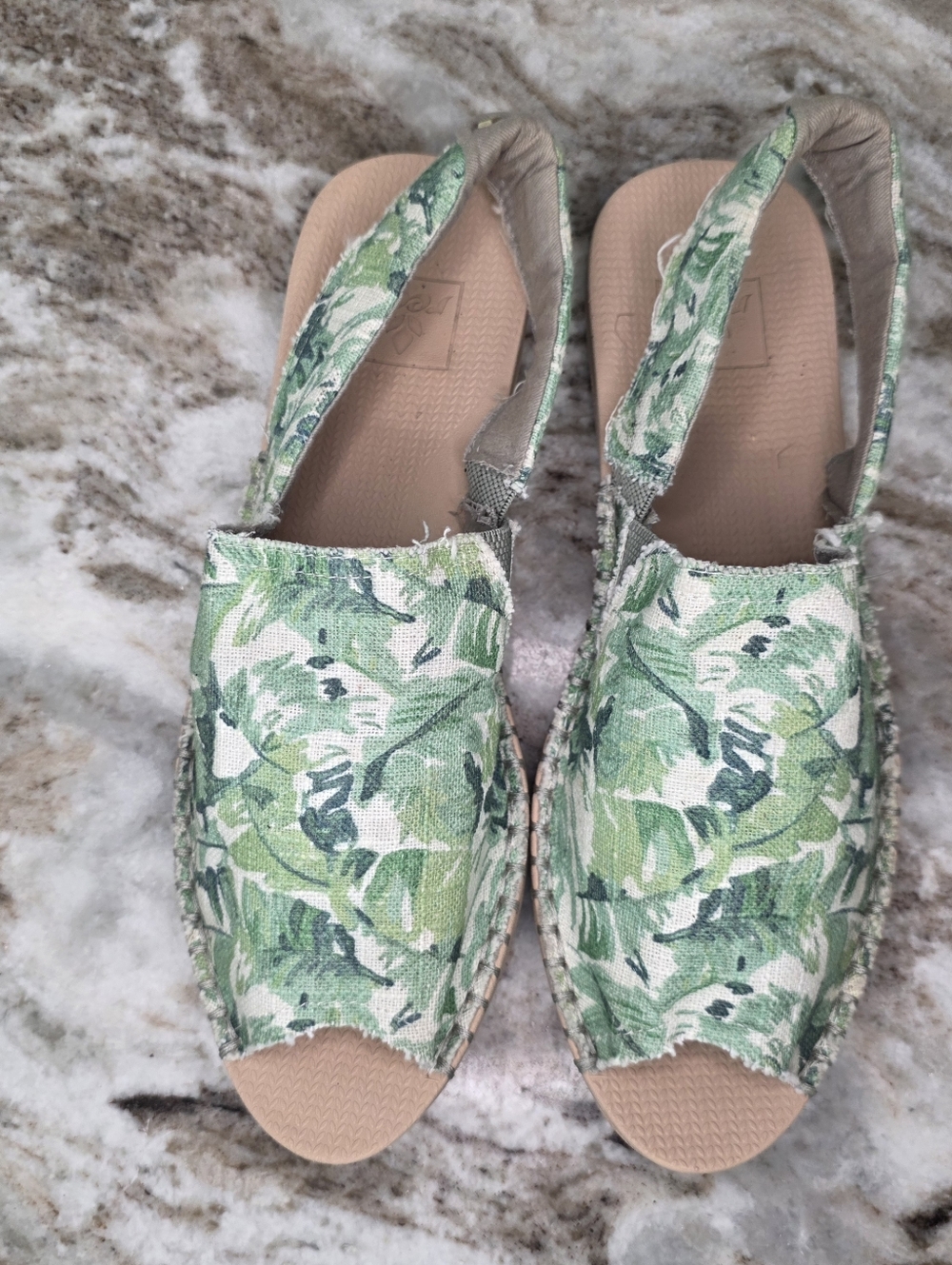 Reef Women's Escape Sling Prints Natural Palms Women's Size 8 - Picture 2 of 9
